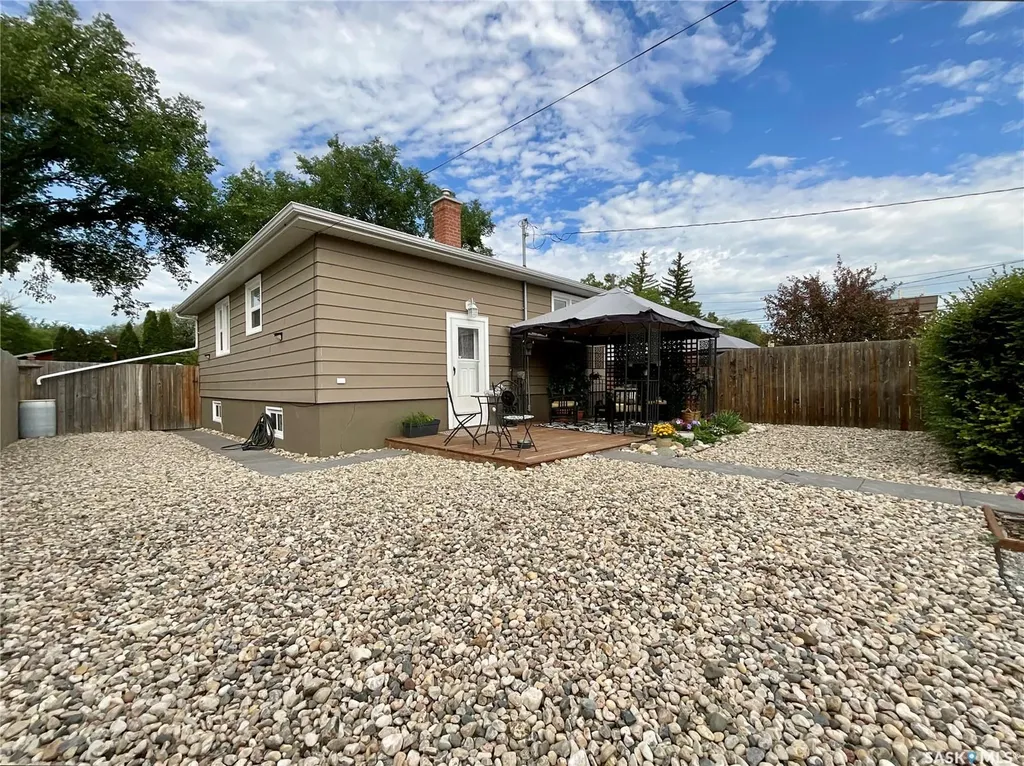 1333 Empress Street Regina SK S4T 5E6
