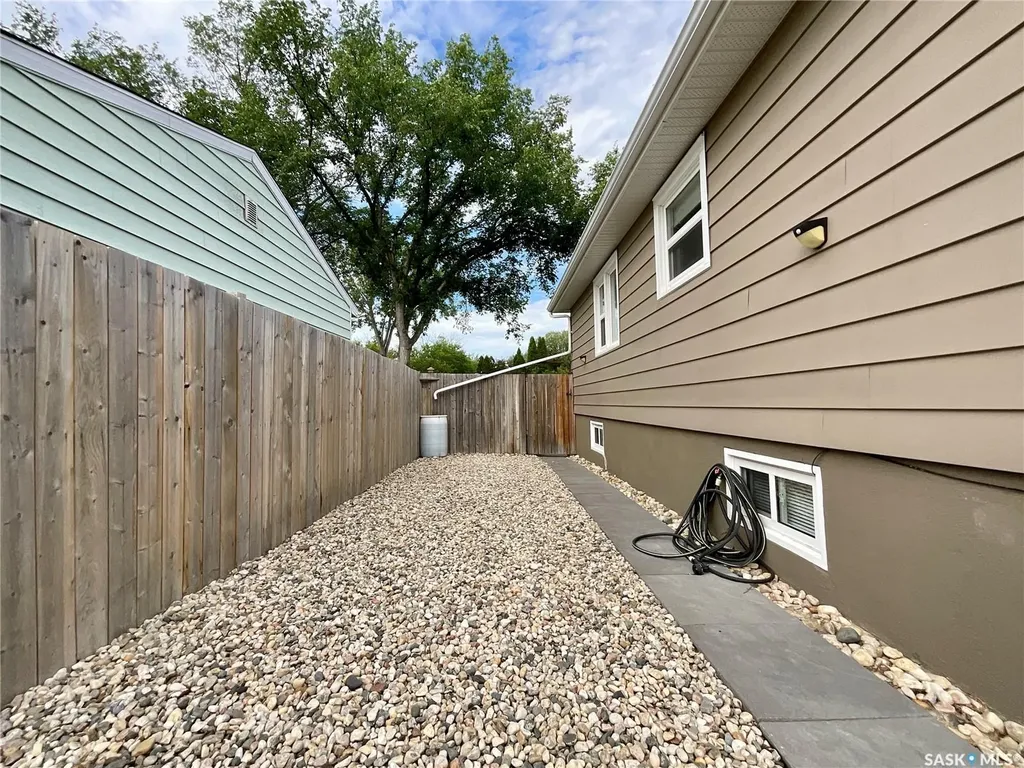 1333 Empress Street Regina SK S4T 5E6