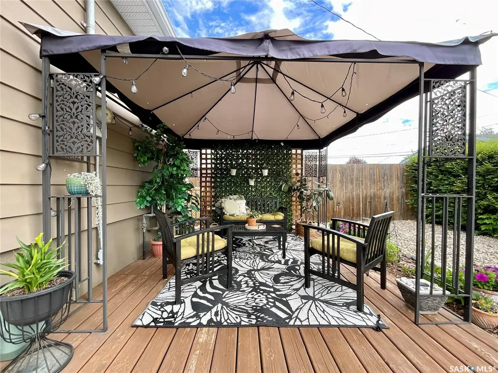 1333 Empress Street Regina SK S4T 5E6