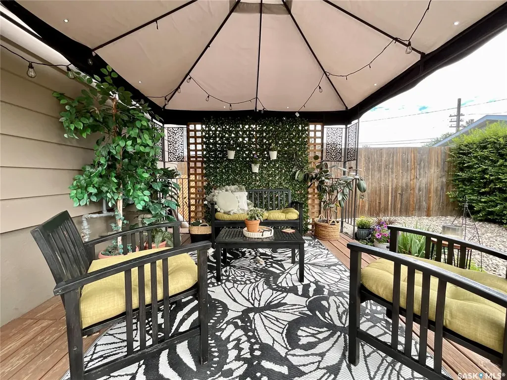 1333 Empress Street Regina SK S4T 5E6