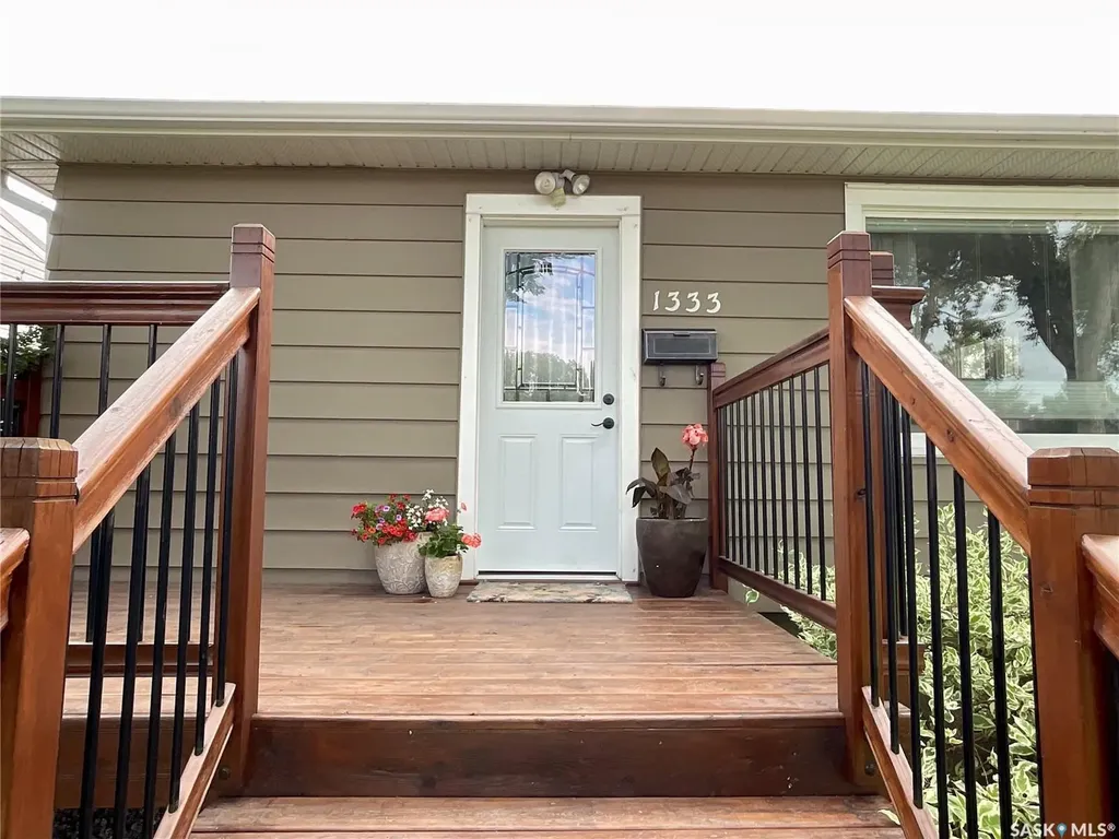 1333 Empress Street Regina SK S4T 5E6