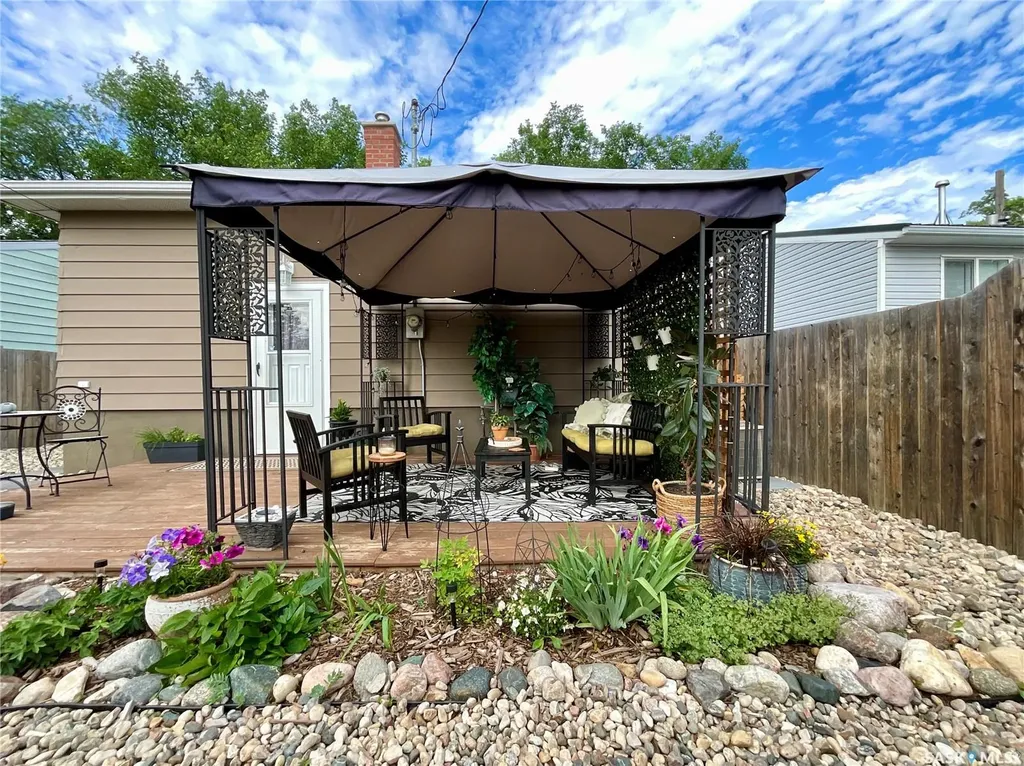 1333 Empress Street Regina SK S4T 5E6