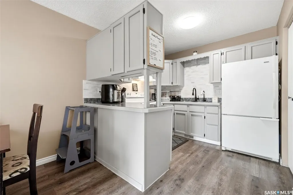 22 Salemka Crescent Regina SK S4R 7S1
