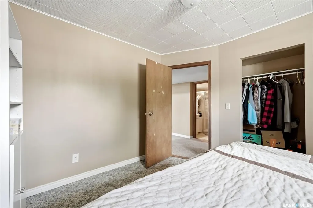 22 Salemka Crescent Regina SK S4R 7S1