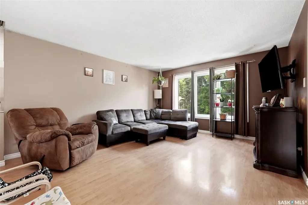 22 Salemka Crescent Regina SK S4R 7S1