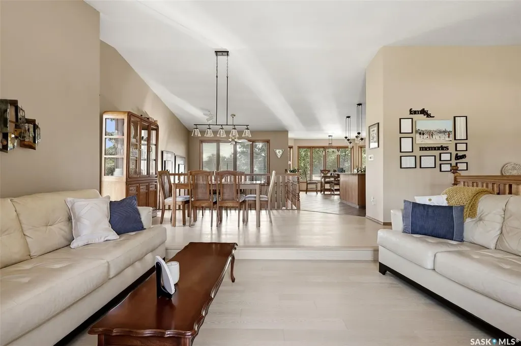 33 Federal Drive White City SK S4L 5B1