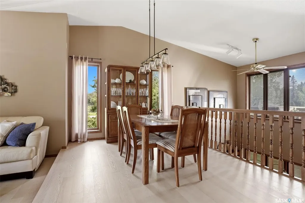 33 Federal Drive White City SK S4L 5B1