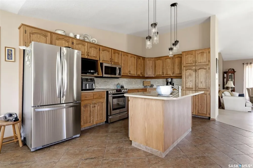 33 Federal Drive White City SK S4L 5B1