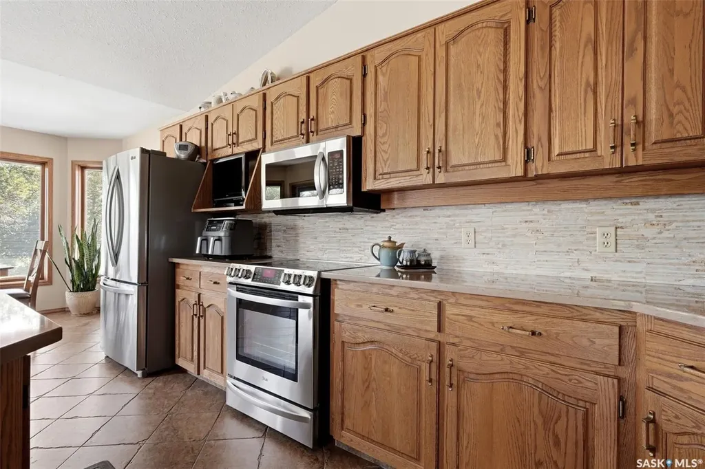 33 Federal Drive White City SK S4L 5B1