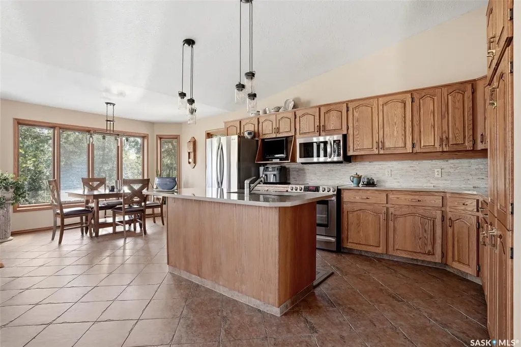 33 Federal Drive White City SK S4L 5B1