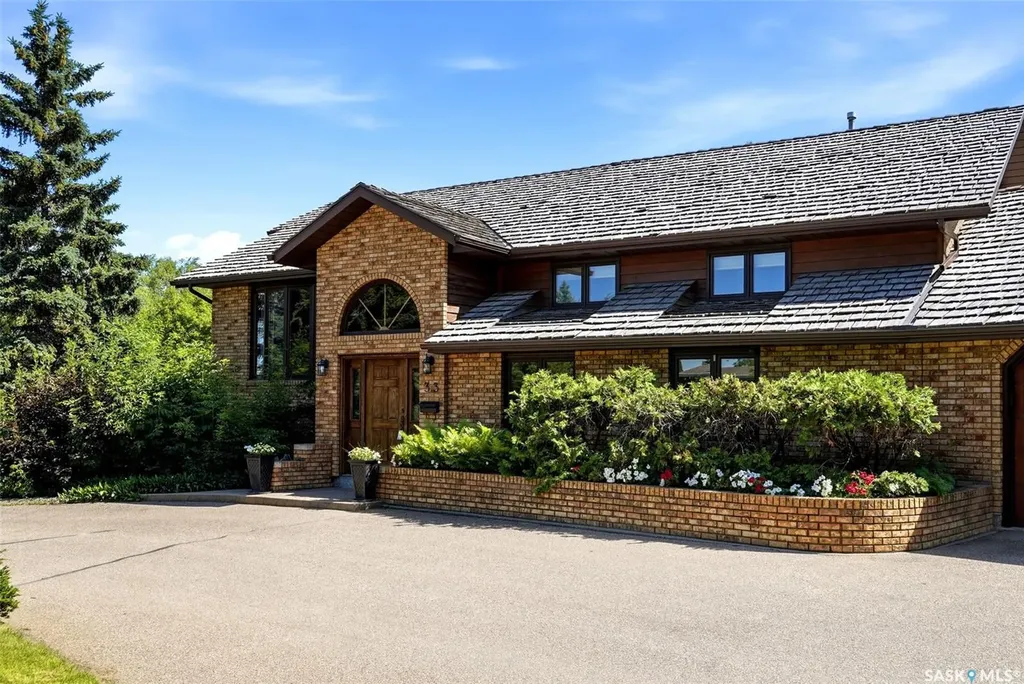 33 Federal Drive White City SK S4L 5B1