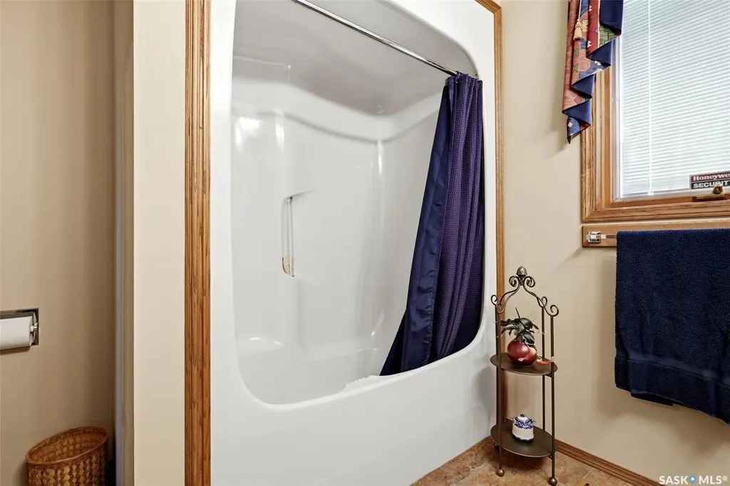 33 Federal Drive White City SK S4L 5B1