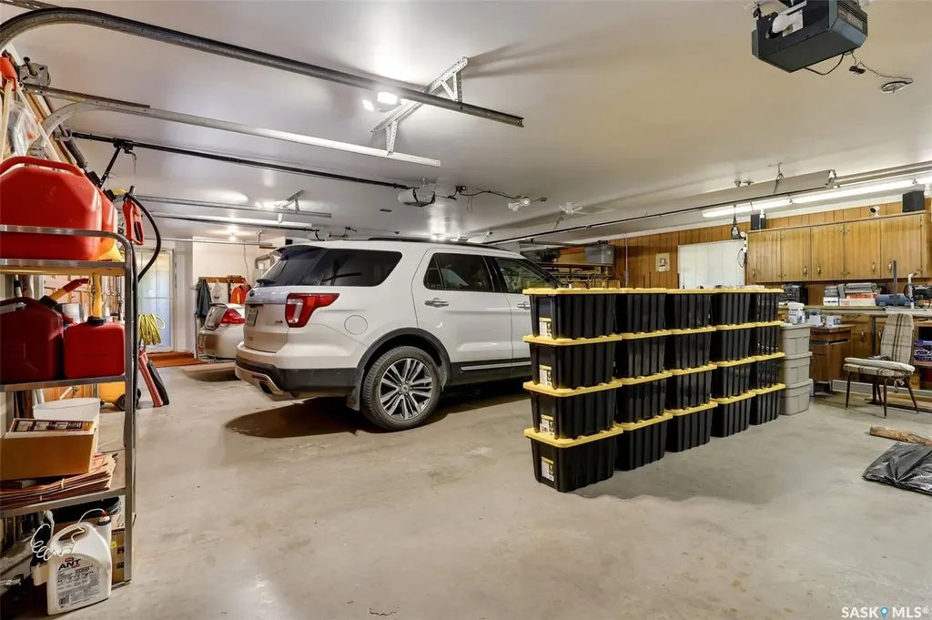 33 Federal Drive White City SK S4L 5B1