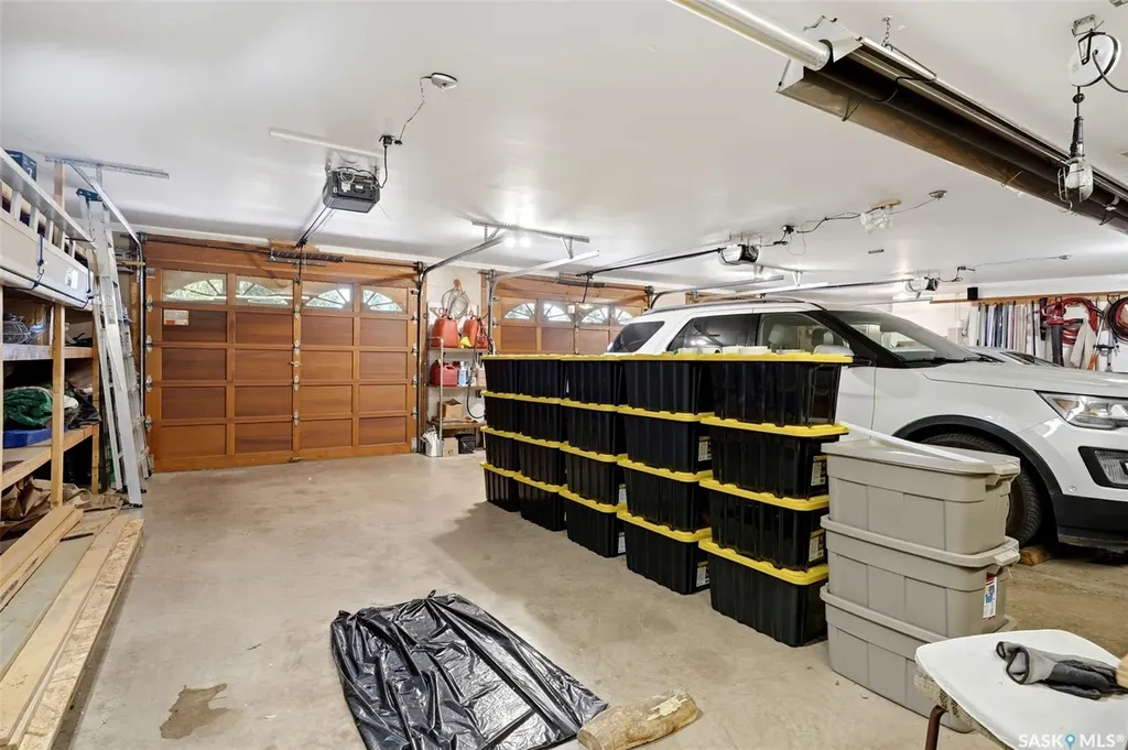 33 Federal Drive White City SK S4L 5B1