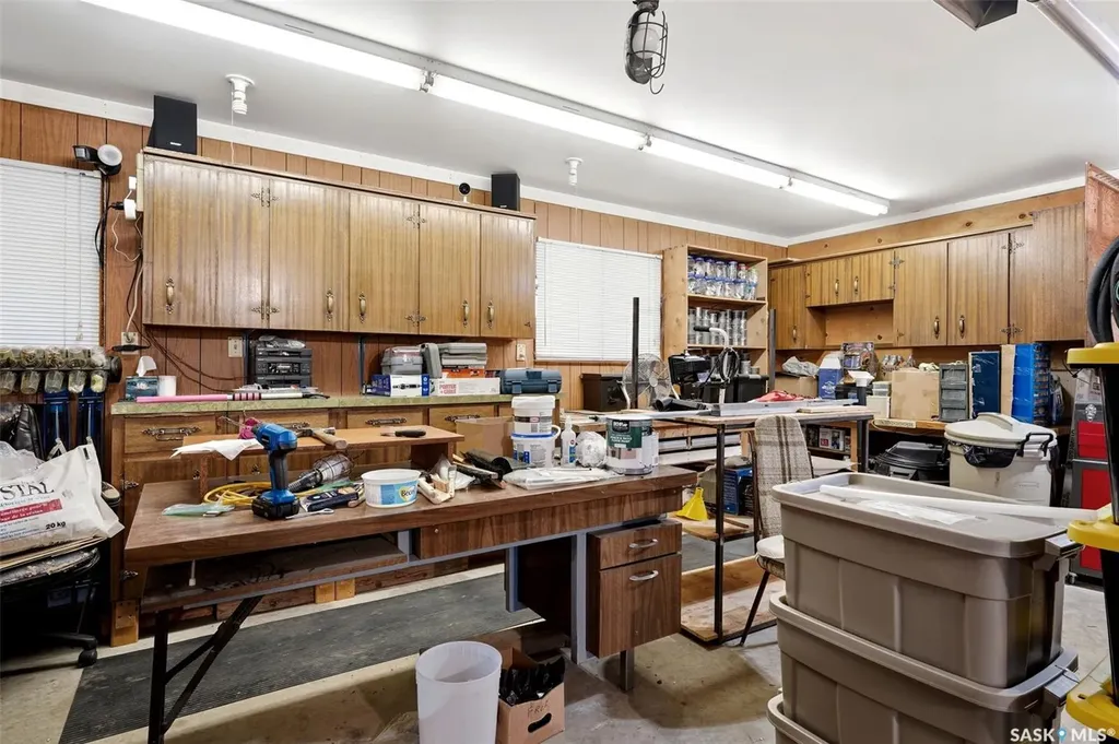 33 Federal Drive White City SK S4L 5B1