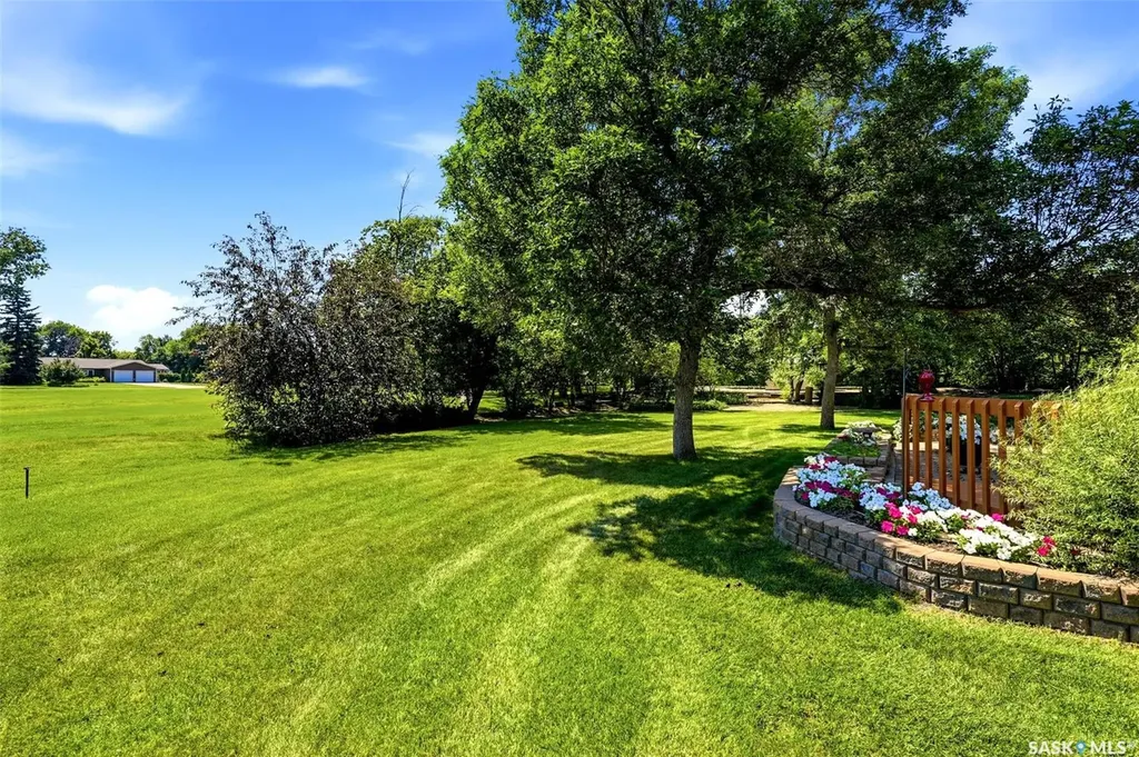 33 Federal Drive White City SK S4L 5B1