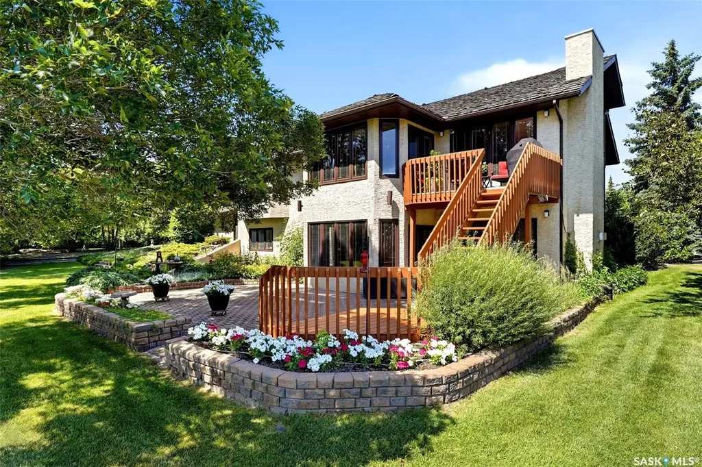 33 Federal Drive White City SK S4L 5B1