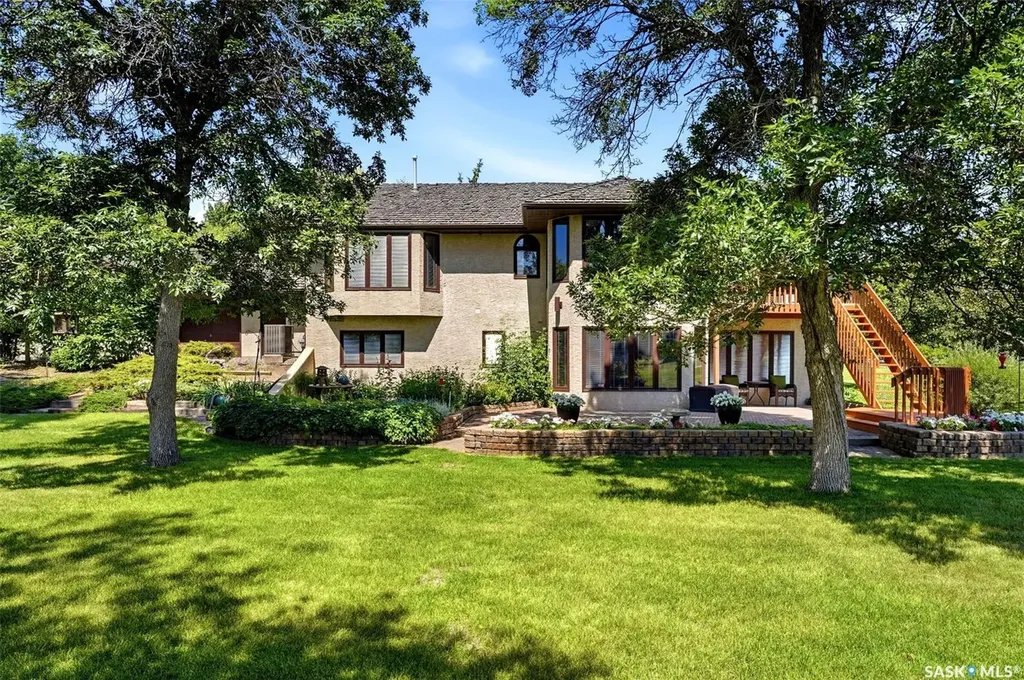 33 Federal Drive White City SK S4L 5B1