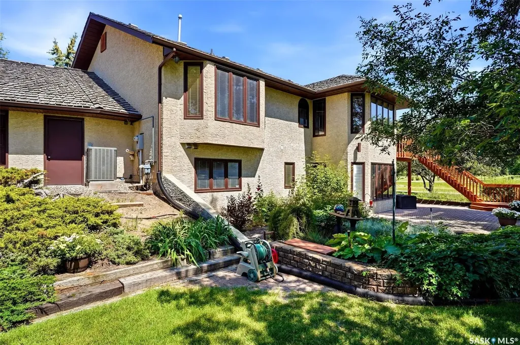 33 Federal Drive White City SK S4L 5B1