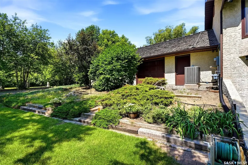 33 Federal Drive White City SK S4L 5B1