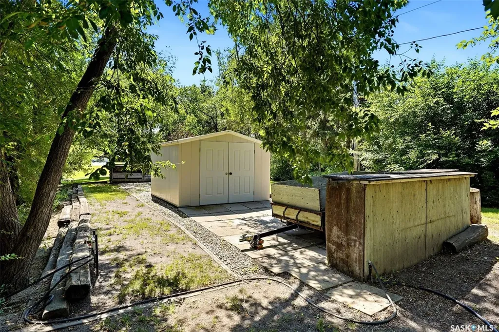 33 Federal Drive White City SK S4L 5B1