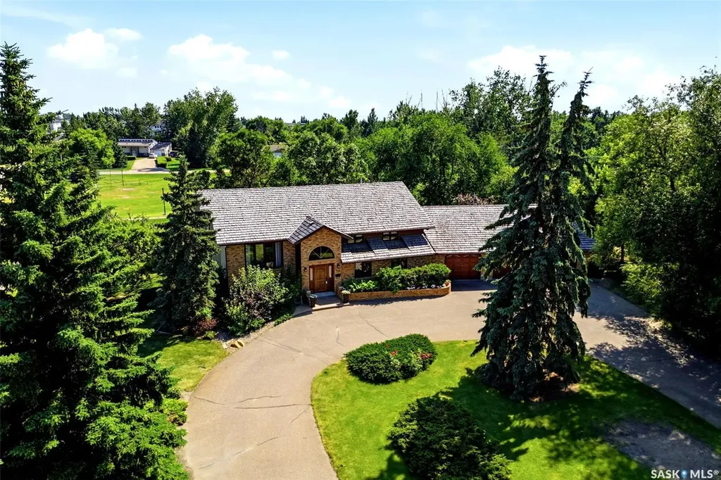 33 Federal Drive White City SK S4L 5B1