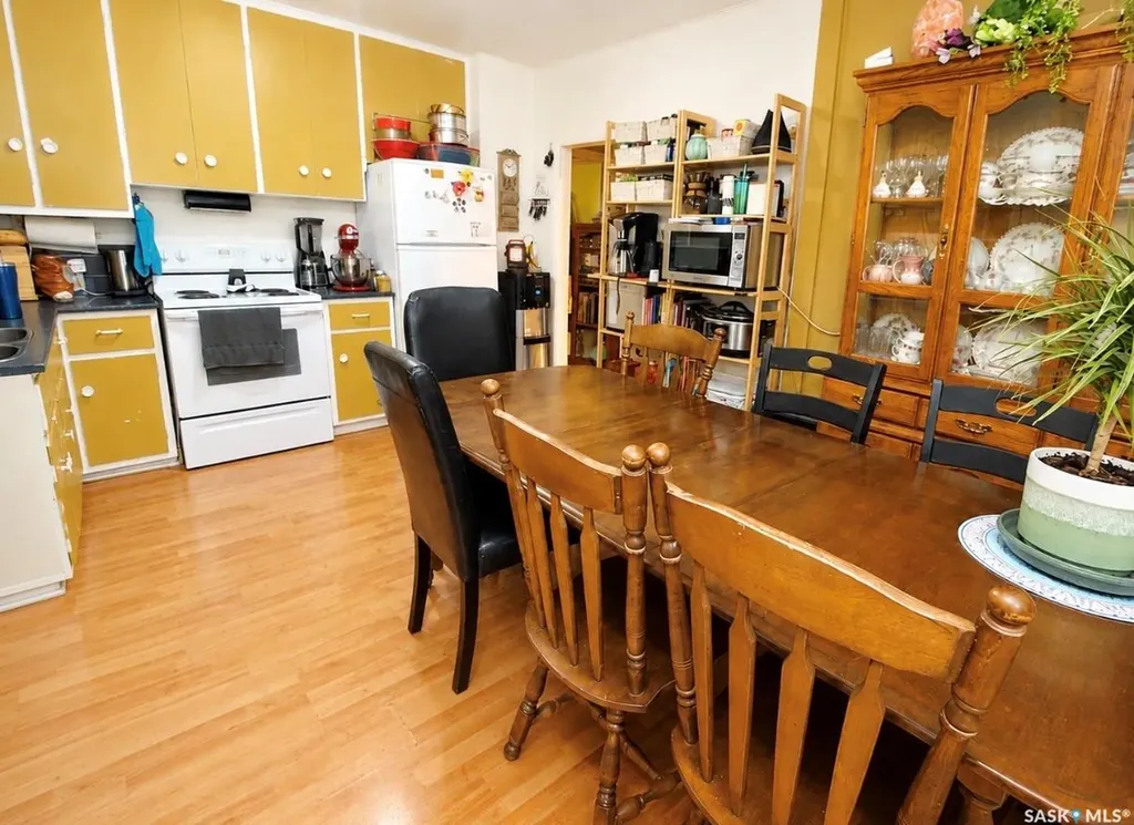 334 6th Avenue SE Swift Current SK S9H 3P1