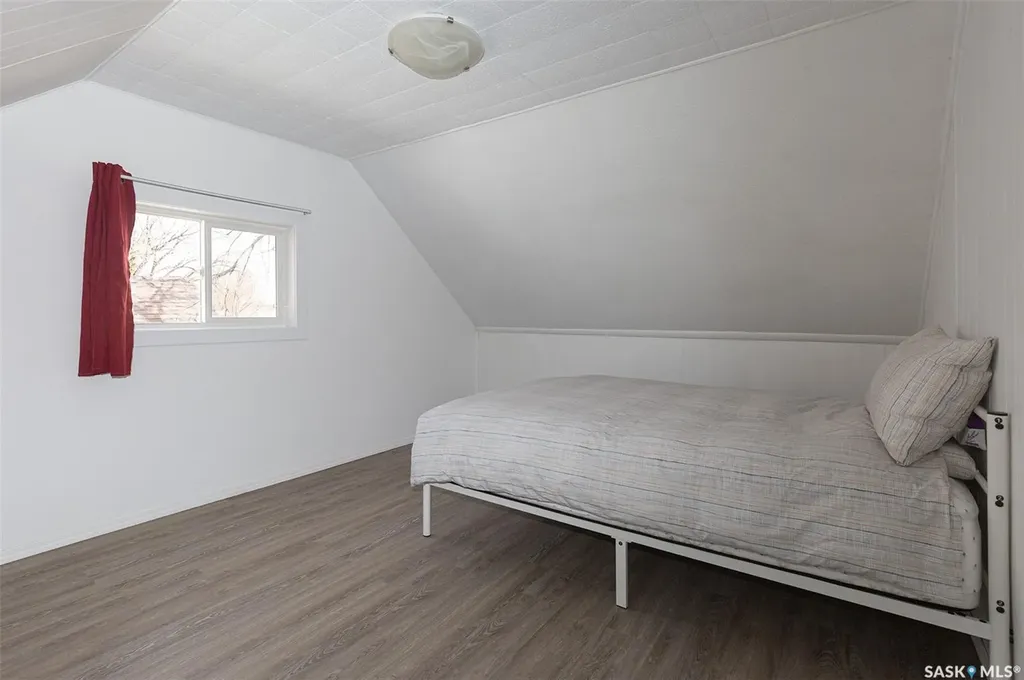 454 Fairford Street W Moose Jaw SK S6H 1W2