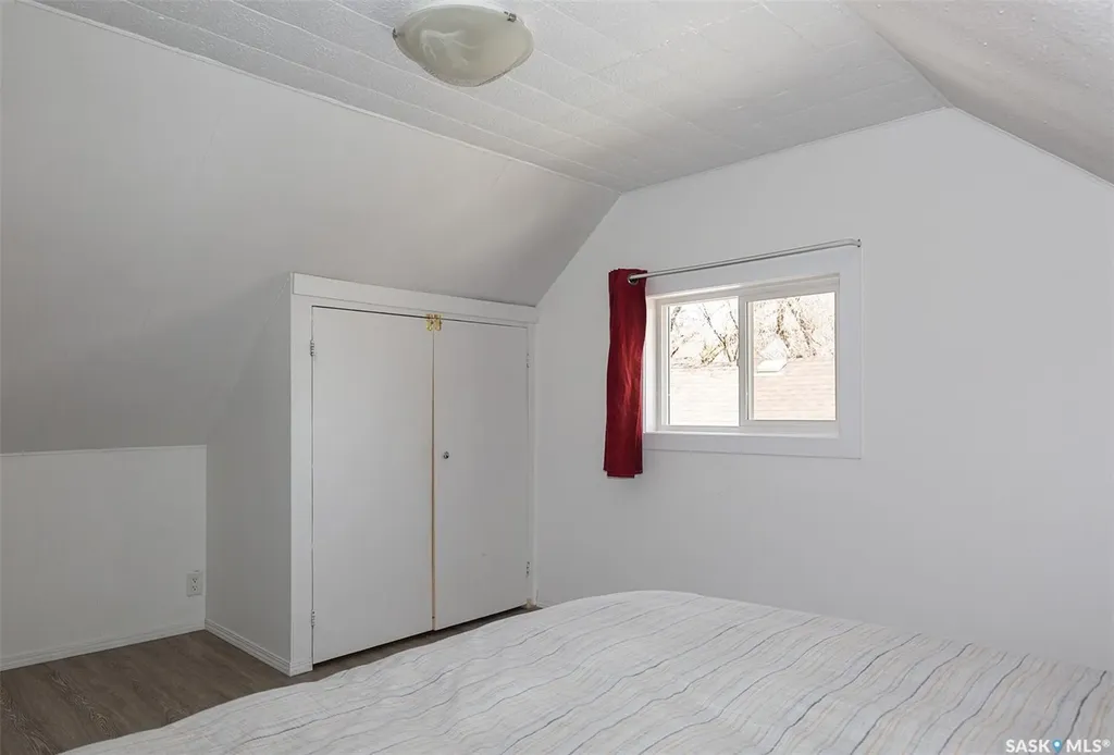 454 Fairford Street W Moose Jaw SK S6H 1W2