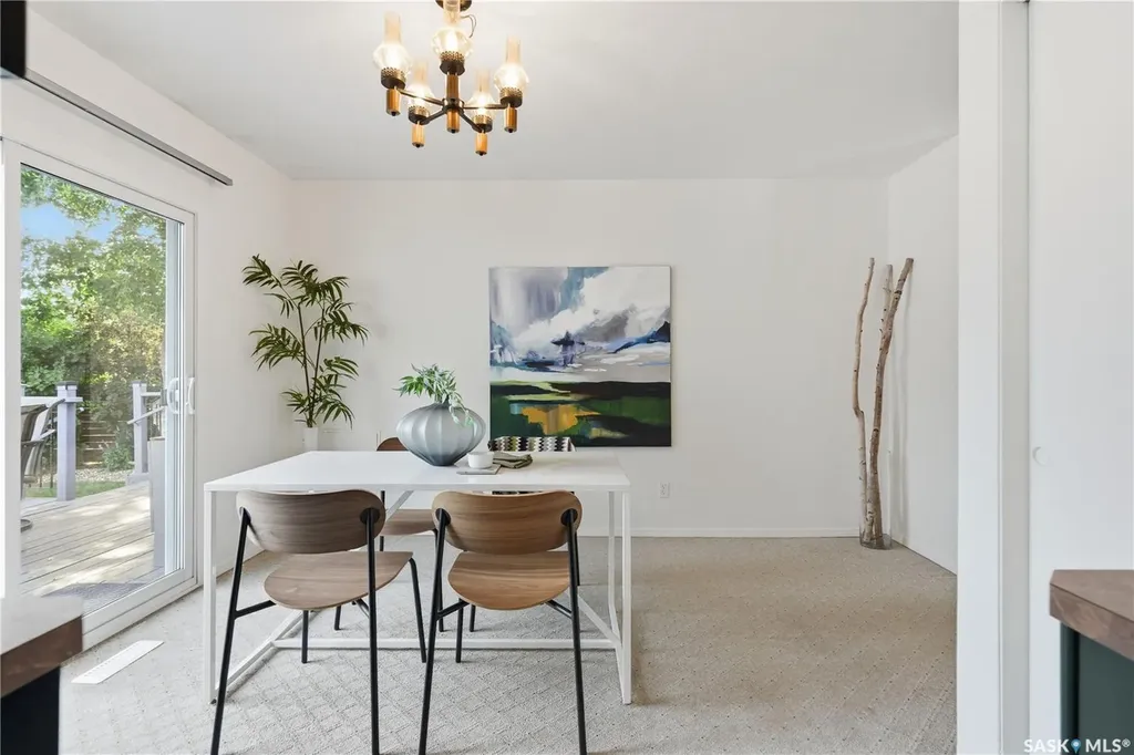 1422 East Heights Saskatoon SK S7J 3B3