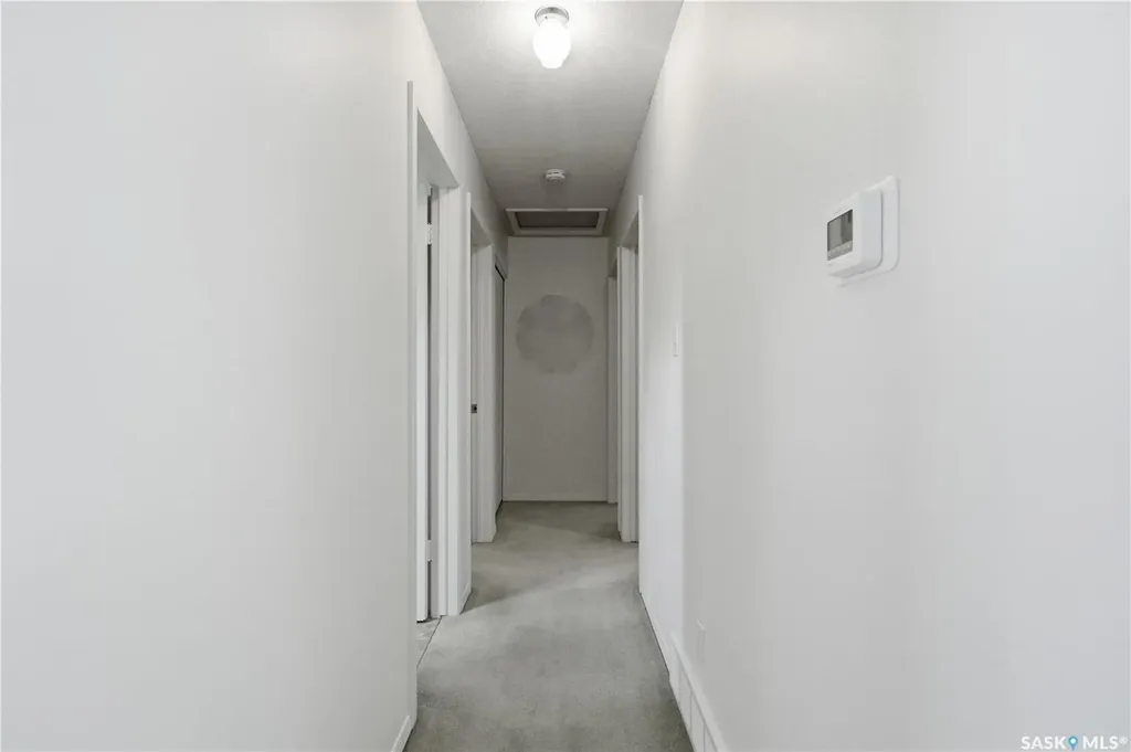 1422 East Heights Saskatoon SK S7J 3B3