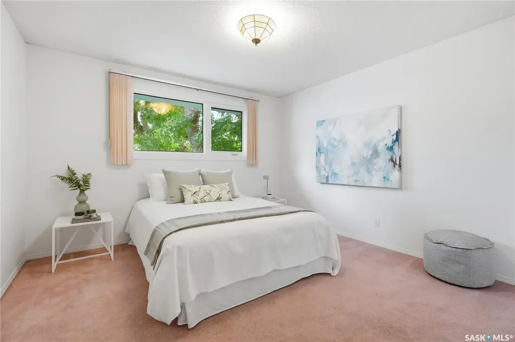 1422 East Heights Saskatoon SK S7J 3B3