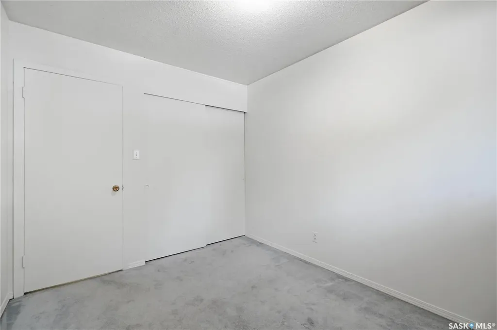 1422 East Heights Saskatoon SK S7J 3B3