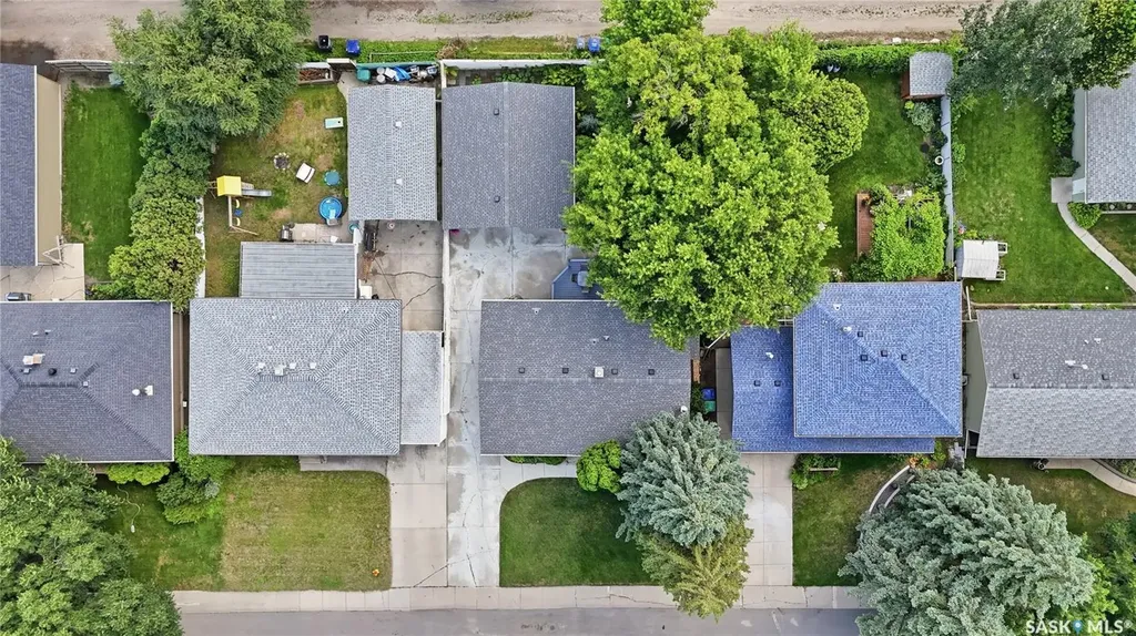 1422 East Heights Saskatoon SK S7J 3B3