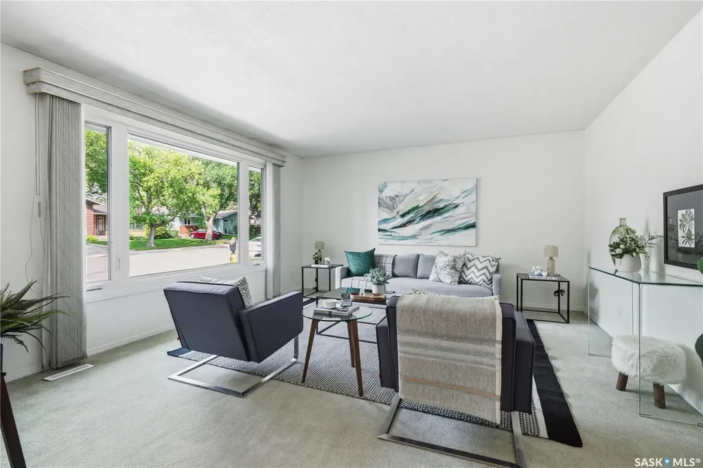1422 East Heights Saskatoon SK S7J 3B3