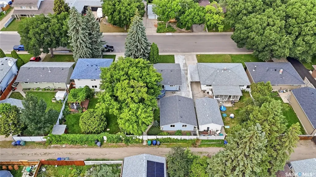 1422 East Heights Saskatoon SK S7J 3B3