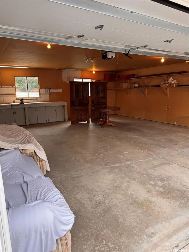 1422 East Heights Saskatoon SK S7J 3B3