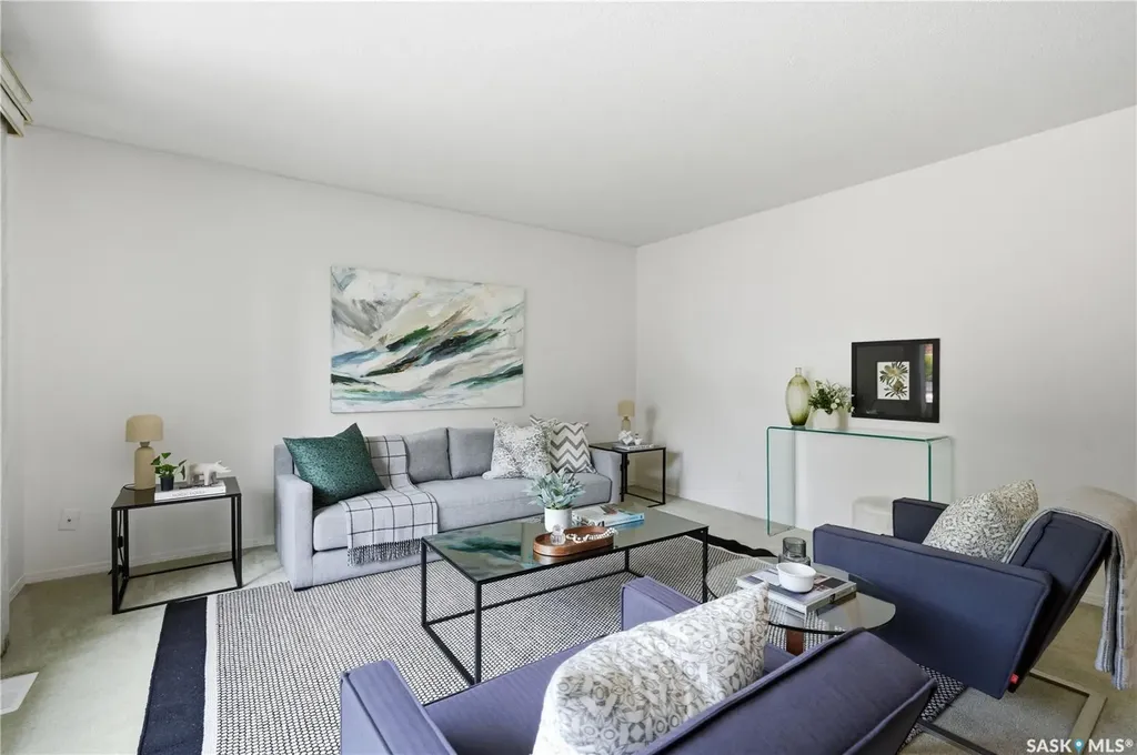 1422 East Heights Saskatoon SK S7J 3B3