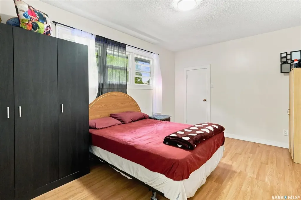 1709 2nd Avenue N Saskatoon SK S7K 3N2