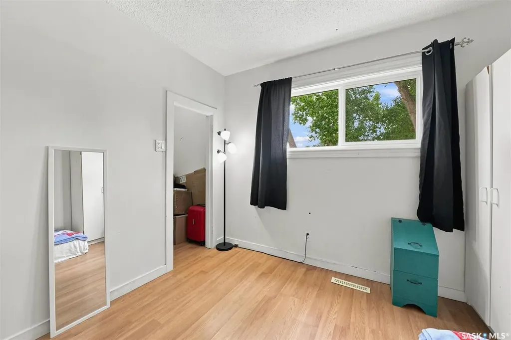 1709 2nd Avenue N Saskatoon SK S7K 3N2
