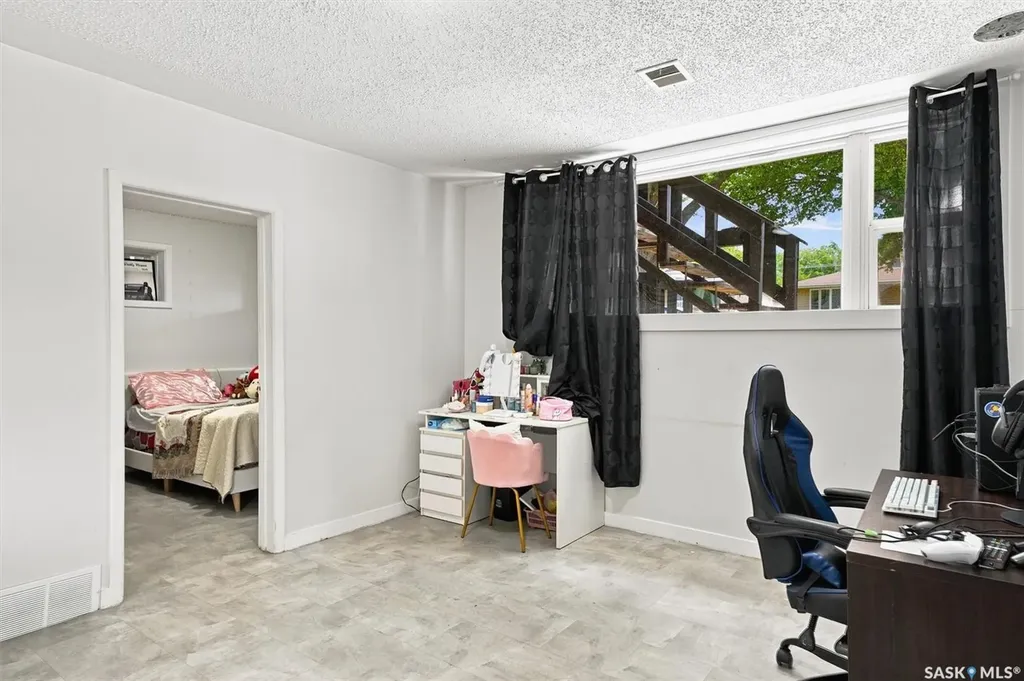 1709 2nd Avenue N Saskatoon SK S7K 3N2