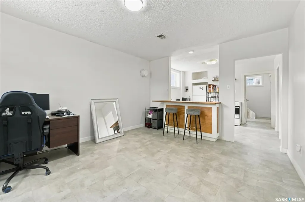 1709 2nd Avenue N Saskatoon SK S7K 3N2