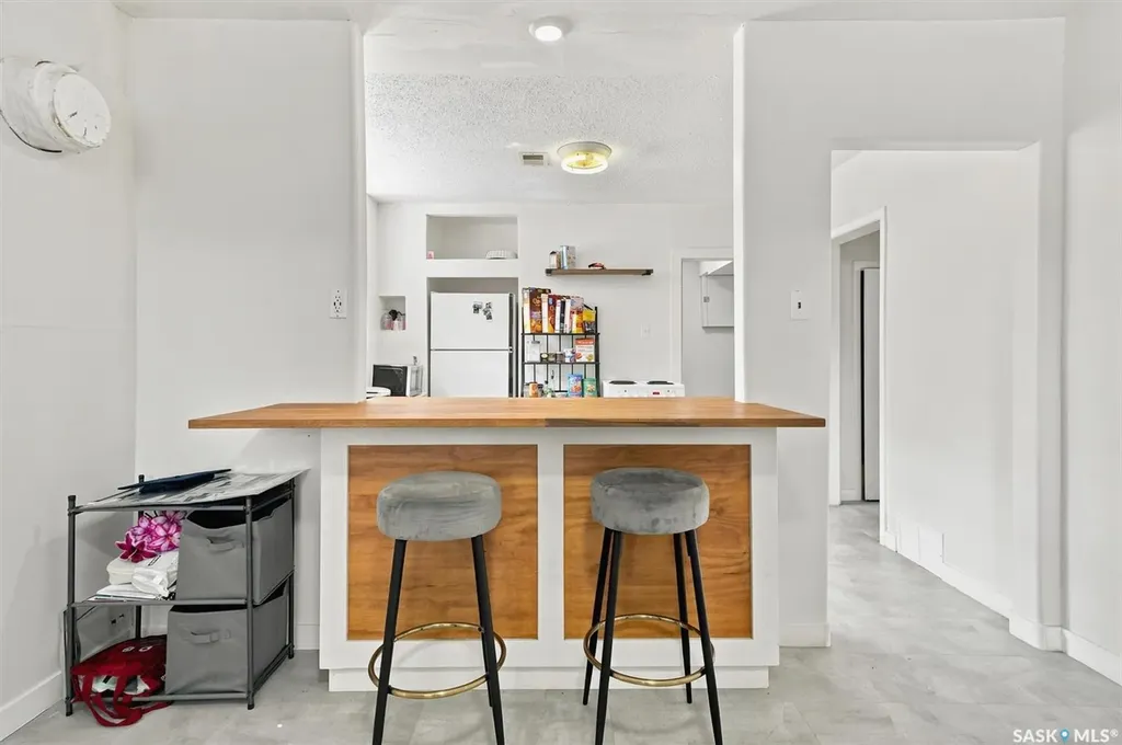 1709 2nd Avenue N Saskatoon SK S7K 3N2