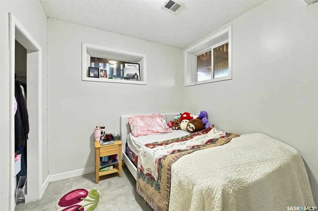 1709 2nd Avenue N Saskatoon SK S7K 3N2