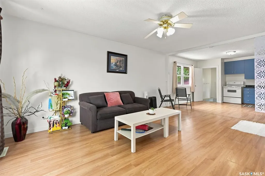 1709 2nd Avenue N Saskatoon SK S7K 3N2
