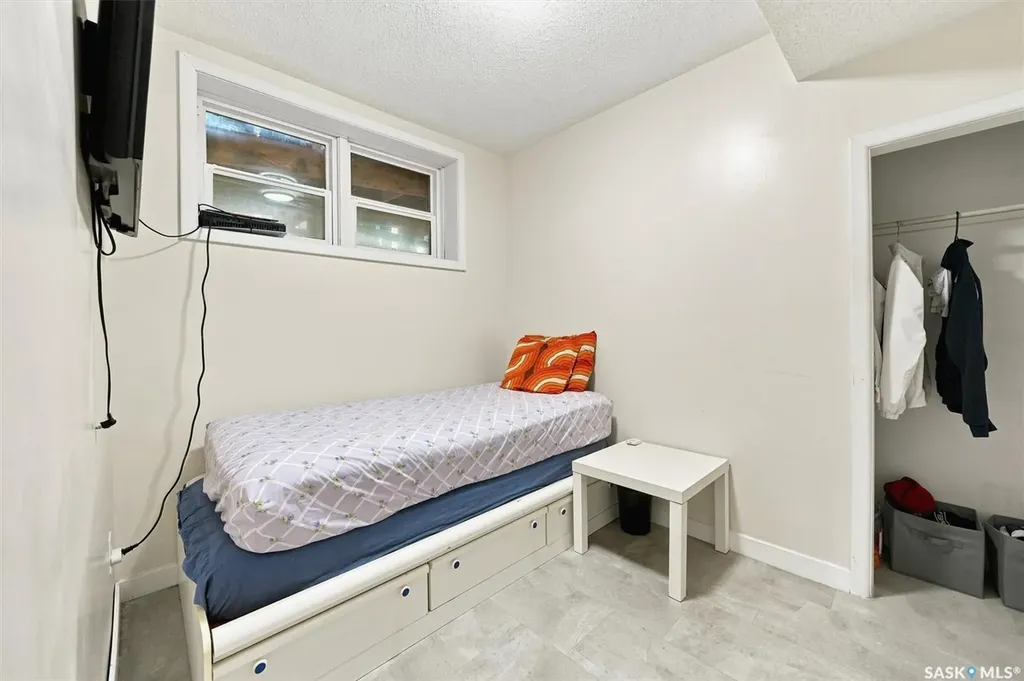 1709 2nd Avenue N Saskatoon SK S7K 3N2