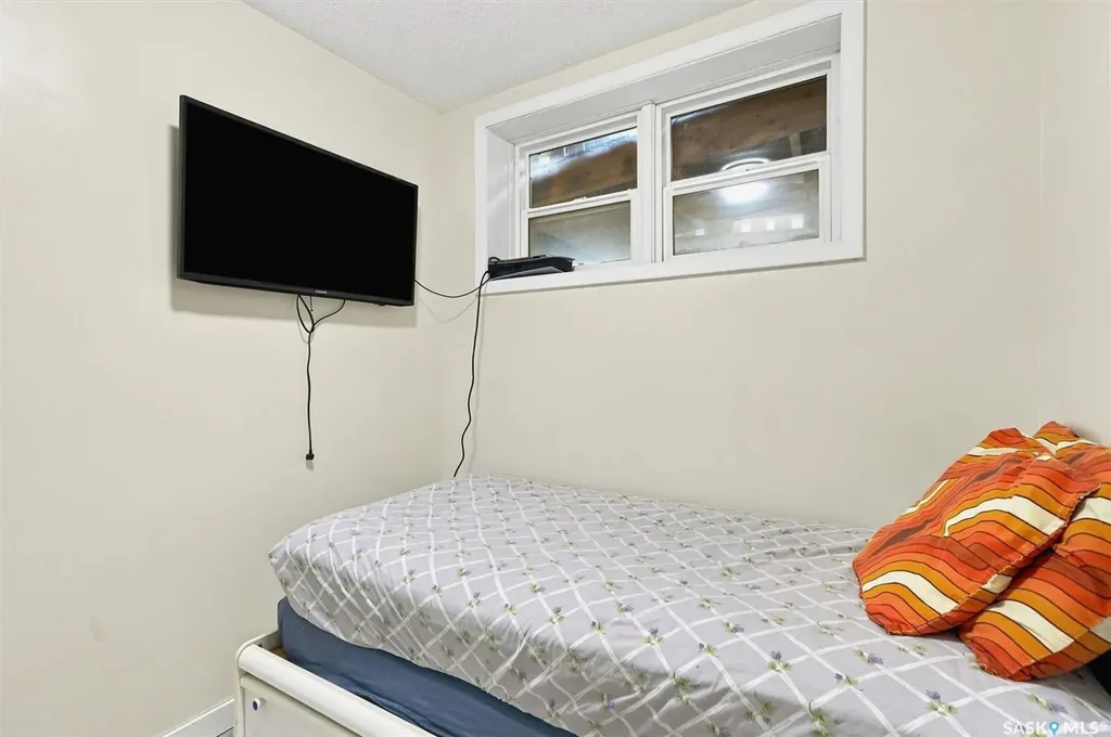 1709 2nd Avenue N Saskatoon SK S7K 3N2