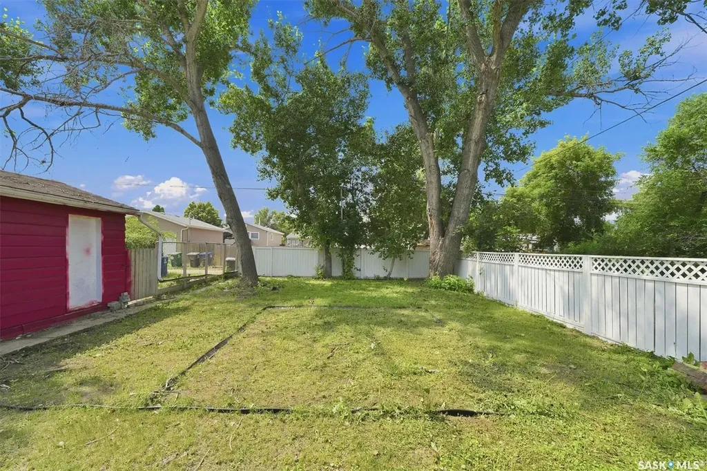1709 2nd Avenue N Saskatoon SK S7K 3N2
