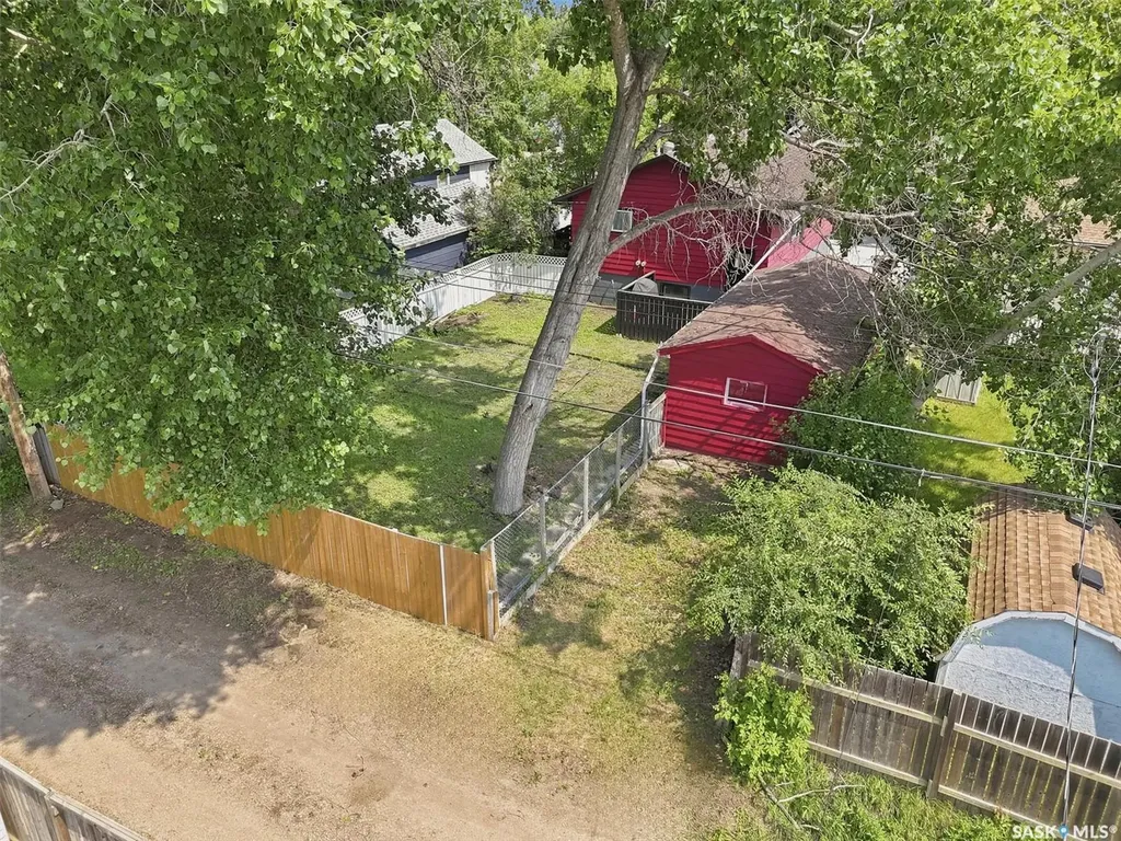 1709 2nd Avenue N Saskatoon SK S7K 3N2