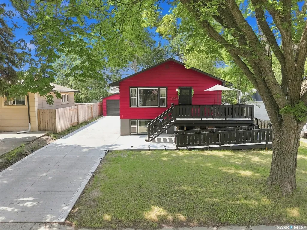 1709 2nd Avenue N Saskatoon SK S7K 3N2